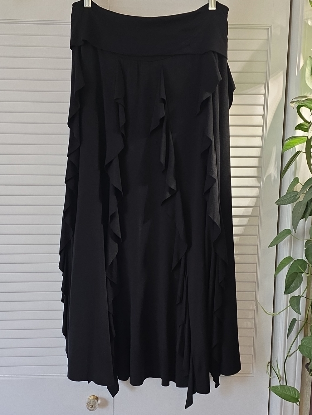 Elegant Black Ruffle Maxi Skirt